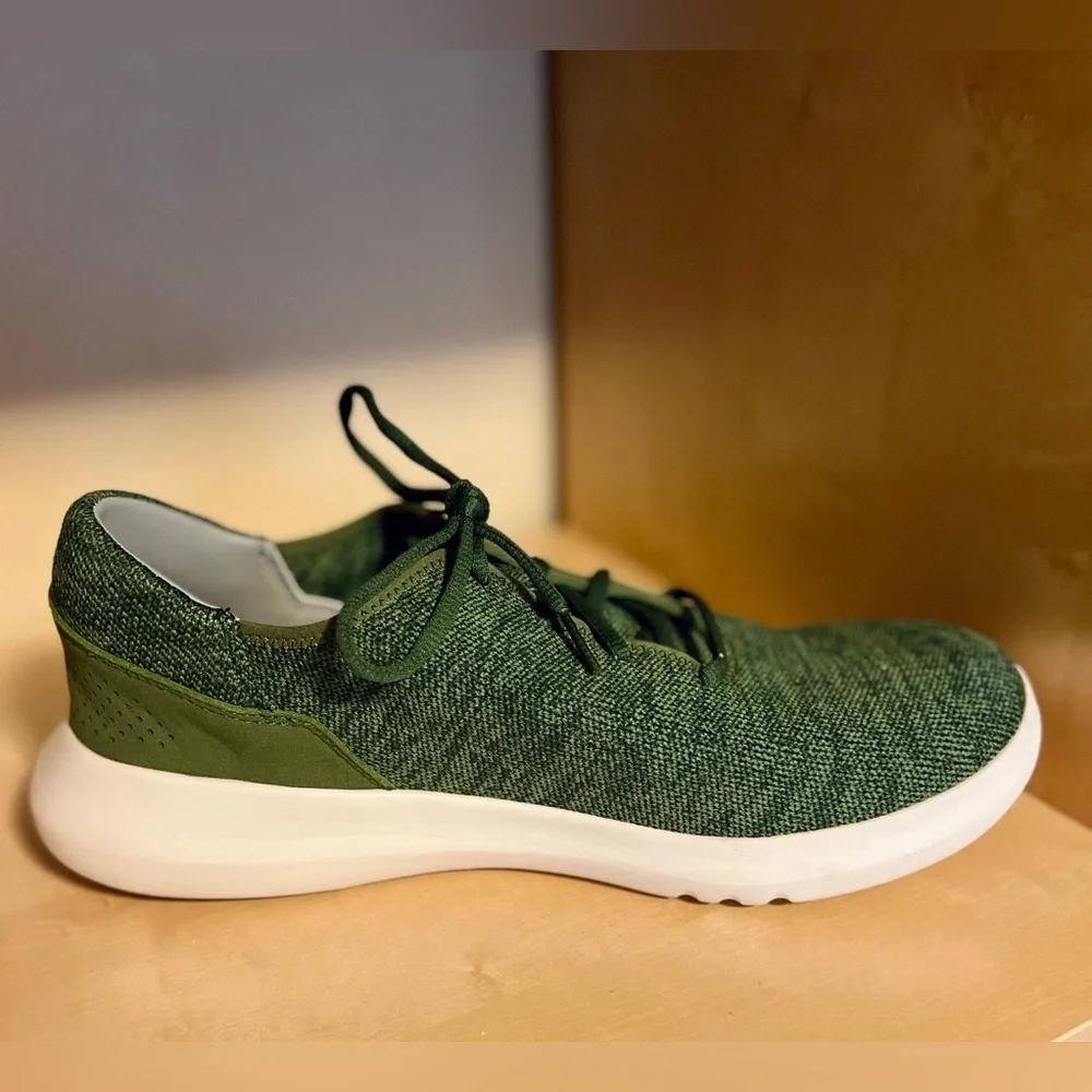 Kizik Green Slip-On Madrid Sneakers size men’s 10 women’s 11.5